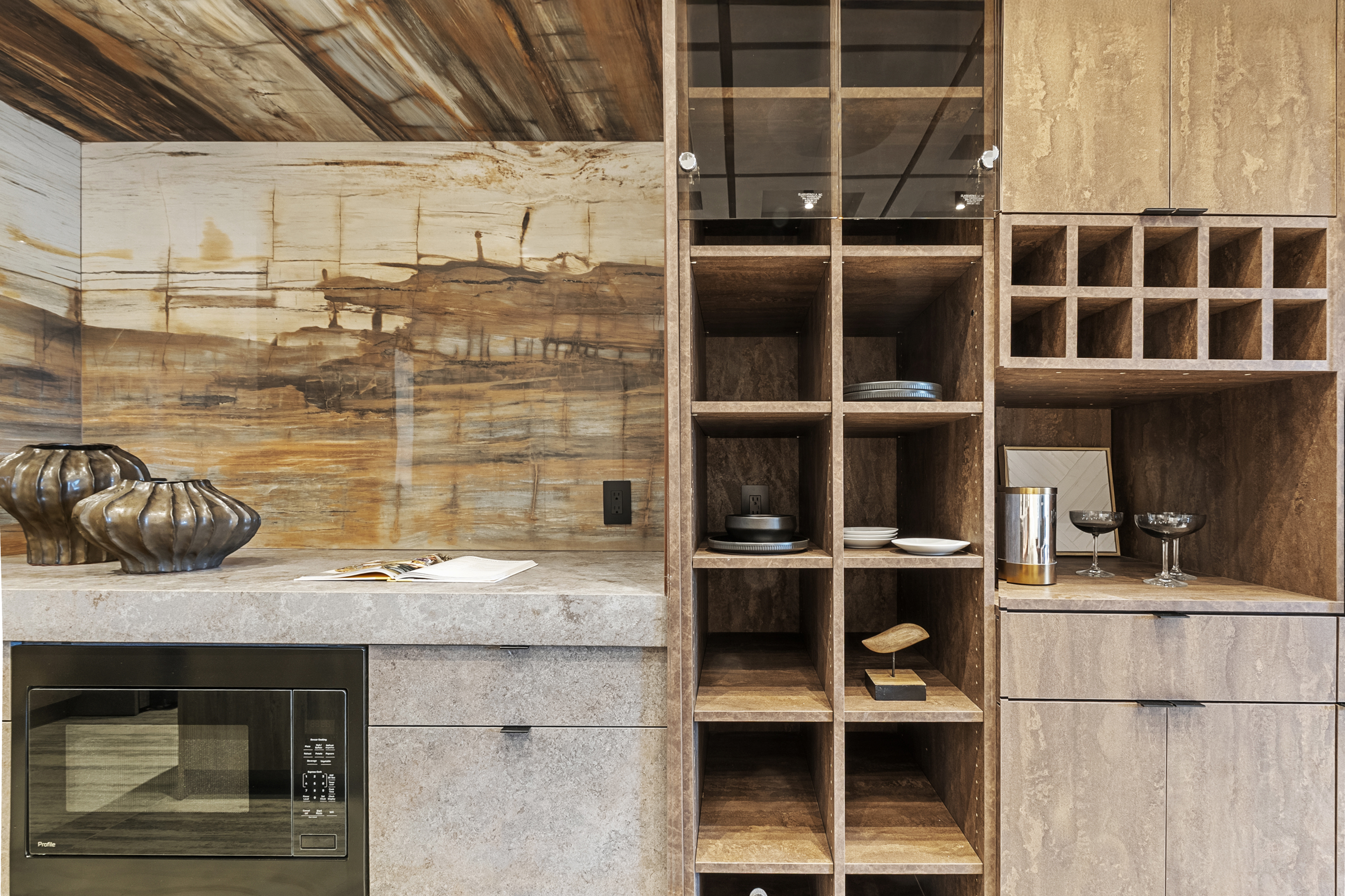 Kitchen of Unit 3, The Toffee Prisma