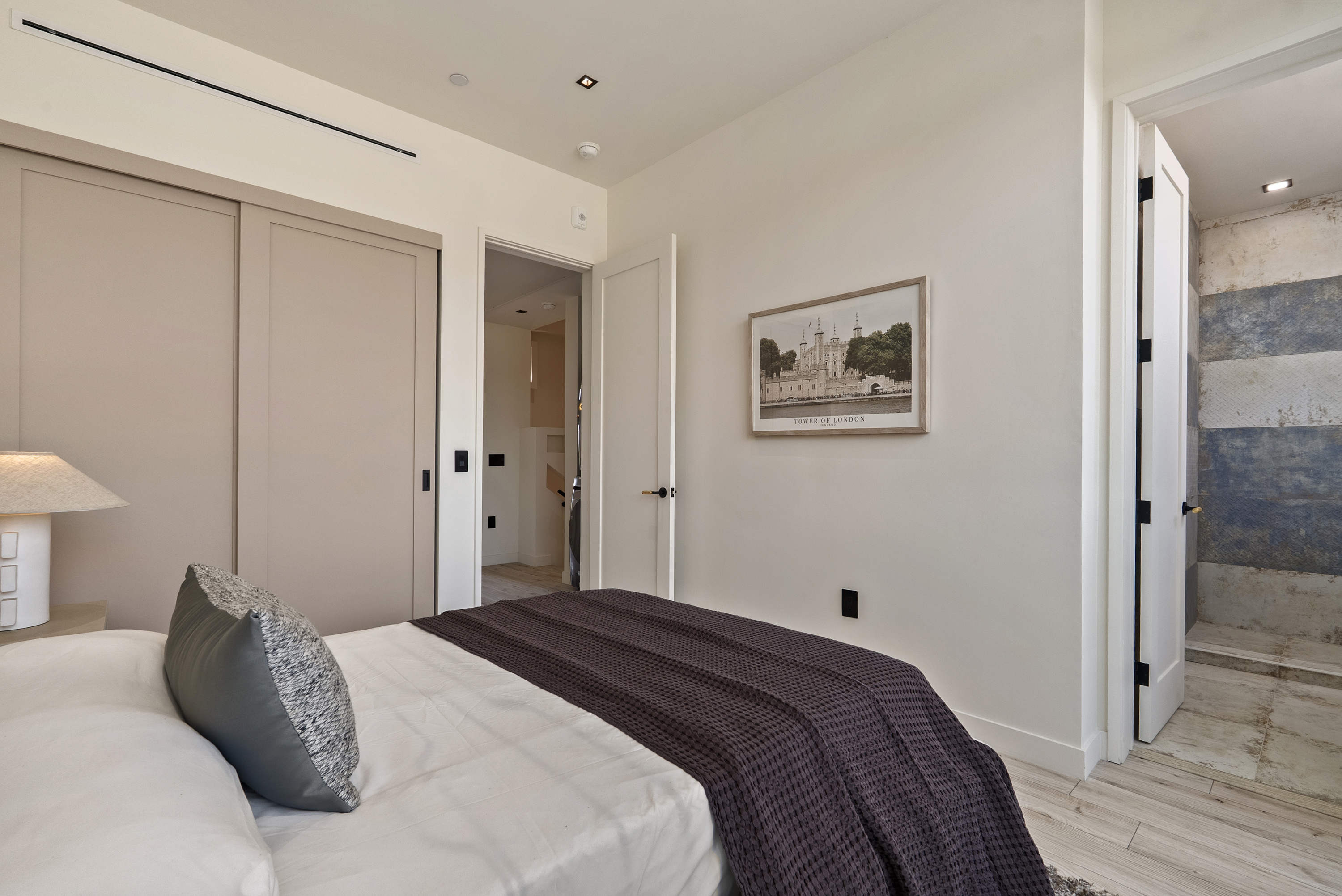 Penthouse 7, The Glacier — interior